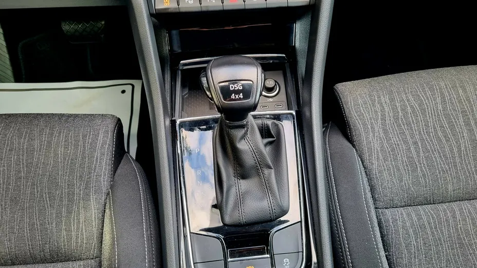 SKODA Karoq -
