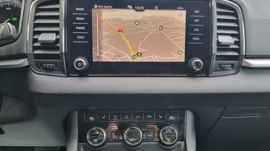 SKODA Karoq -