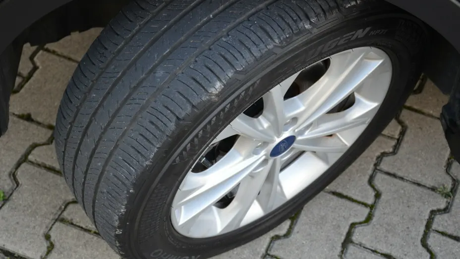 FORD Kuga -
