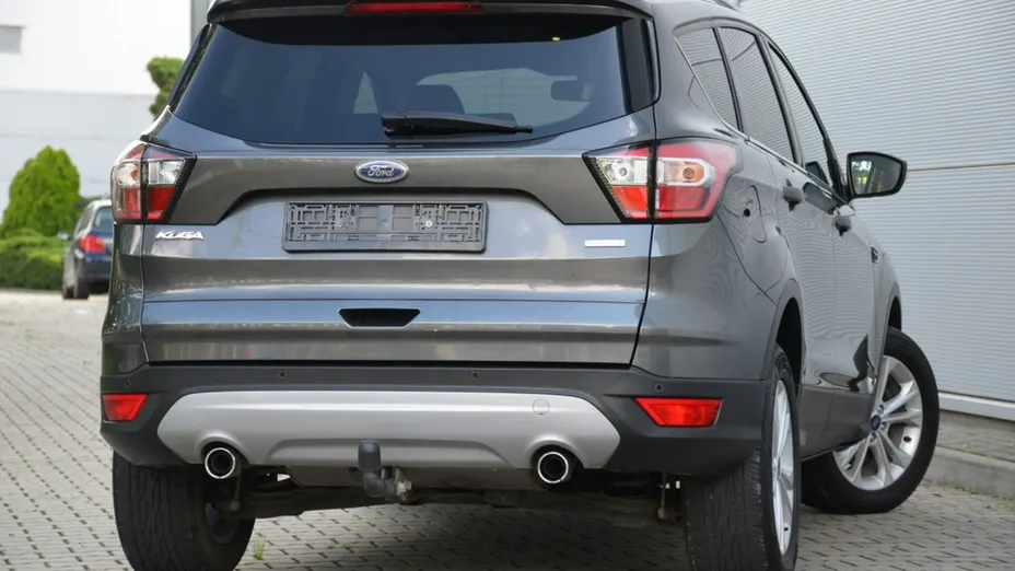 FORD Kuga -
