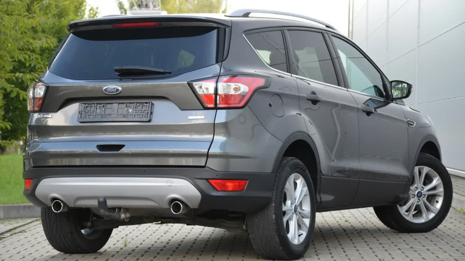FORD Kuga -