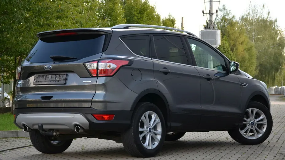 FORD Kuga -