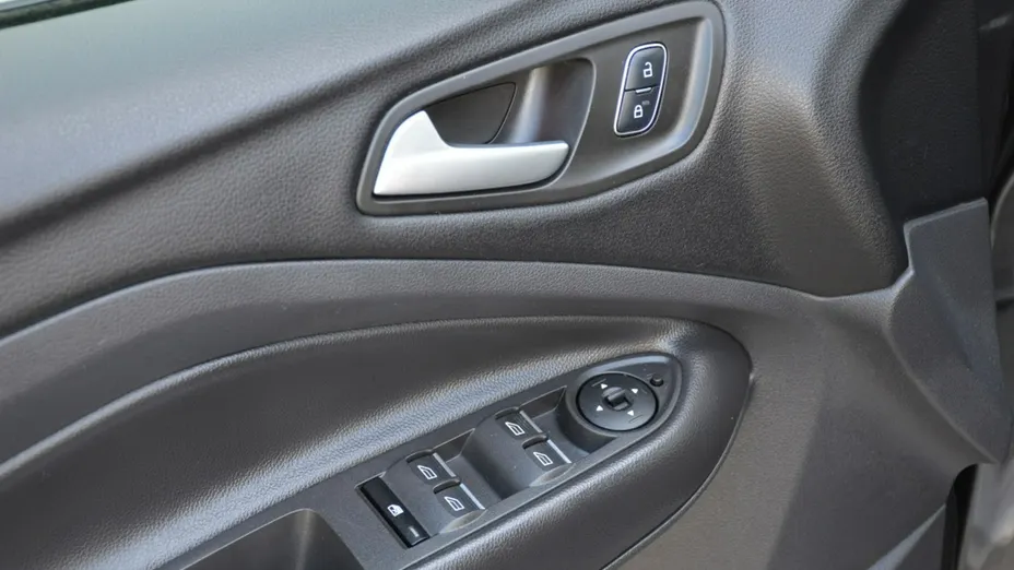 FORD Kuga -