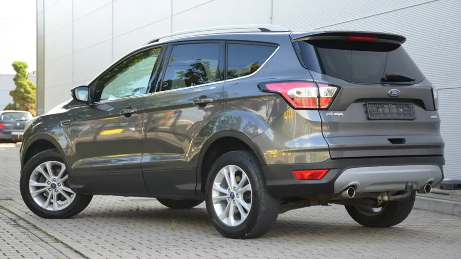 FORD Kuga -