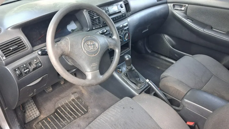 TOYOTA Corolla -