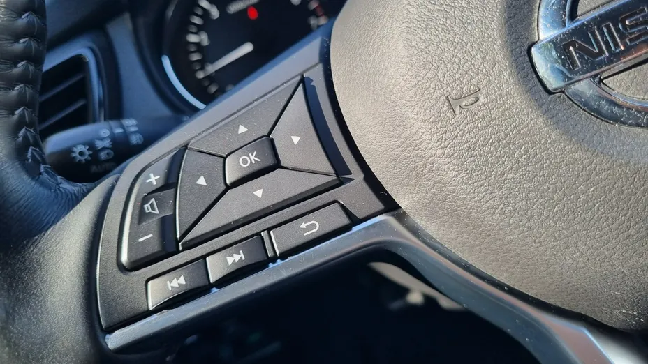 NISSAN X-Trail -