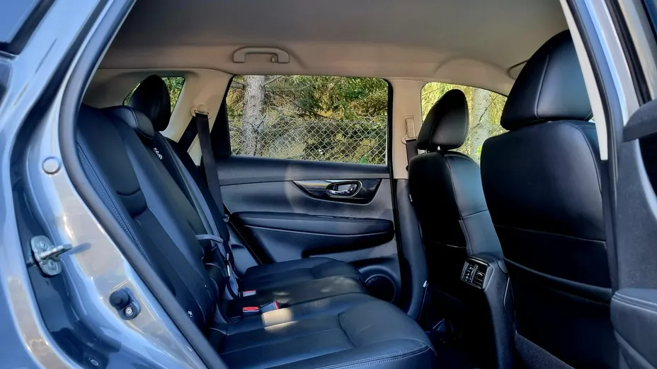 NISSAN X-Trail -
