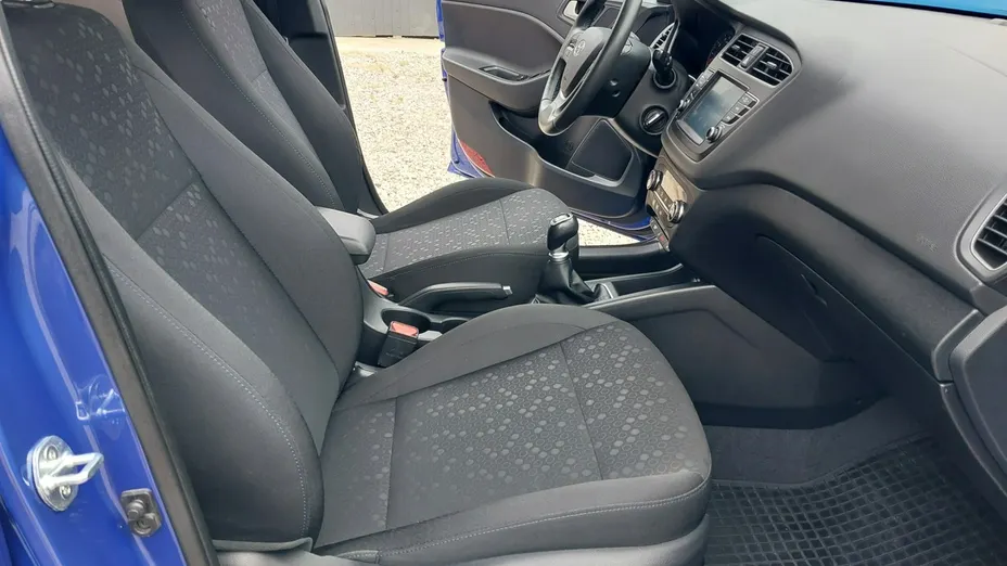 HYUNDAI i20 -