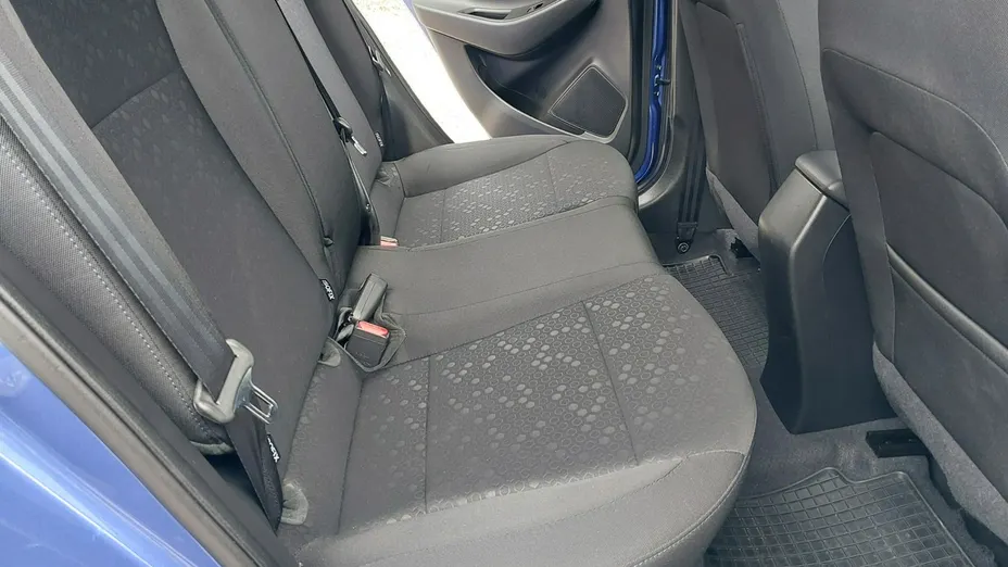 HYUNDAI i20 -