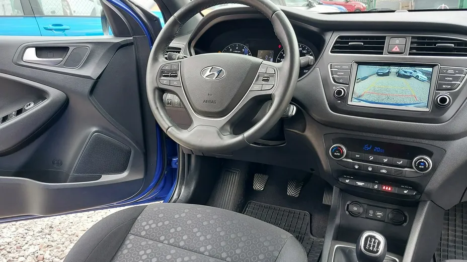 HYUNDAI i20 -