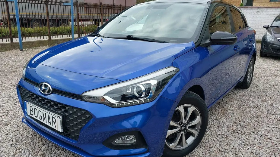 HYUNDAI i20 -