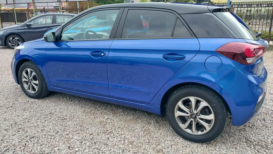 HYUNDAI i20 -