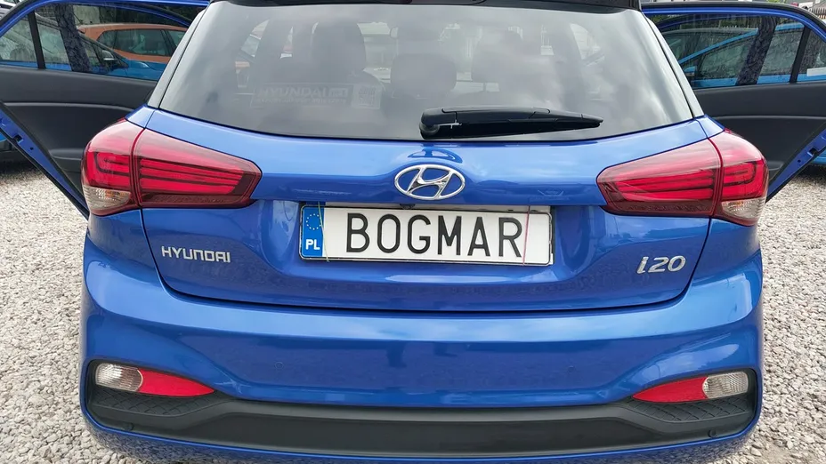 HYUNDAI i20 -