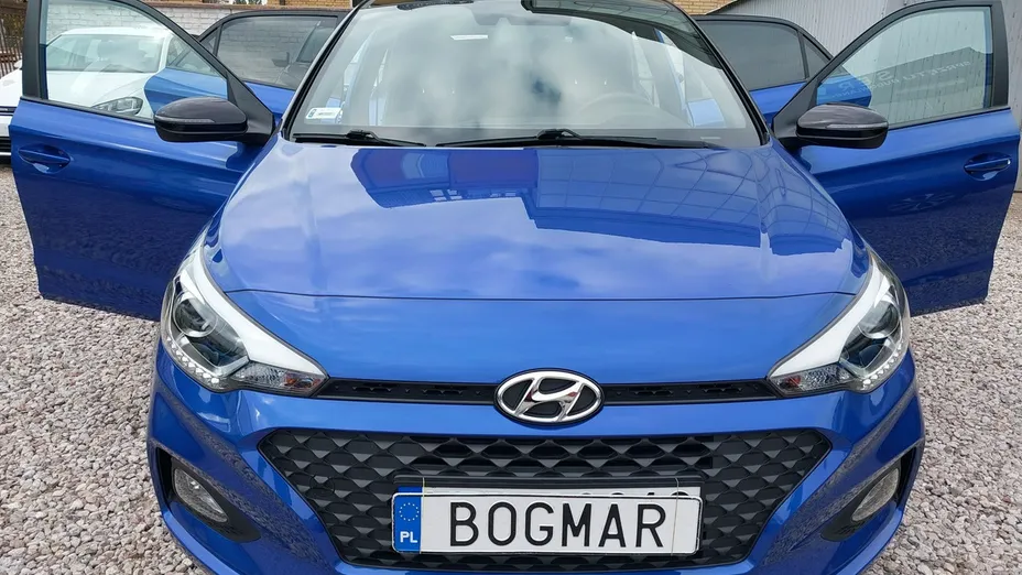 HYUNDAI i20 -
