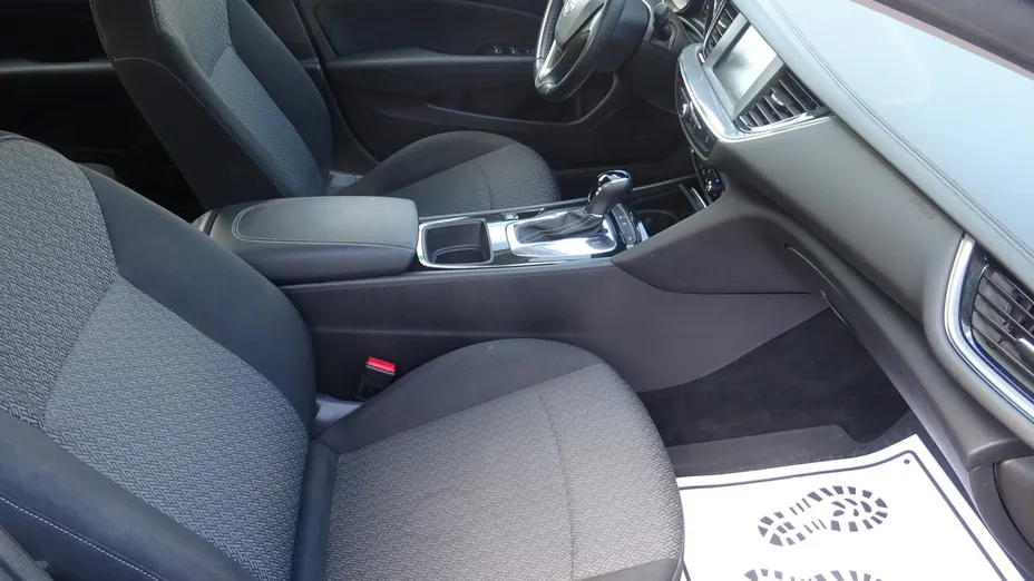 OPEL Insignia -