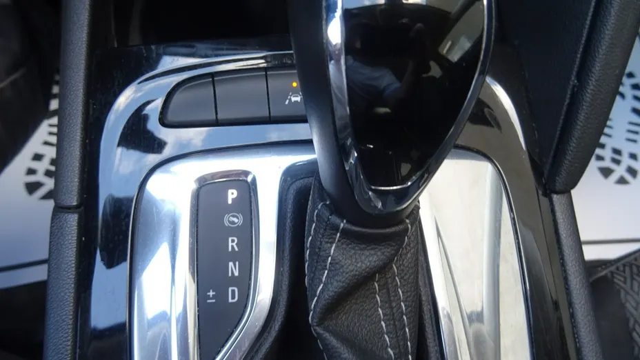 OPEL Insignia -