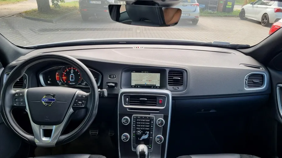 VOLVO S60 -