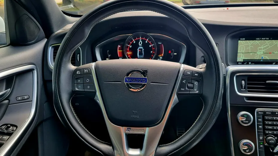 VOLVO S60 -