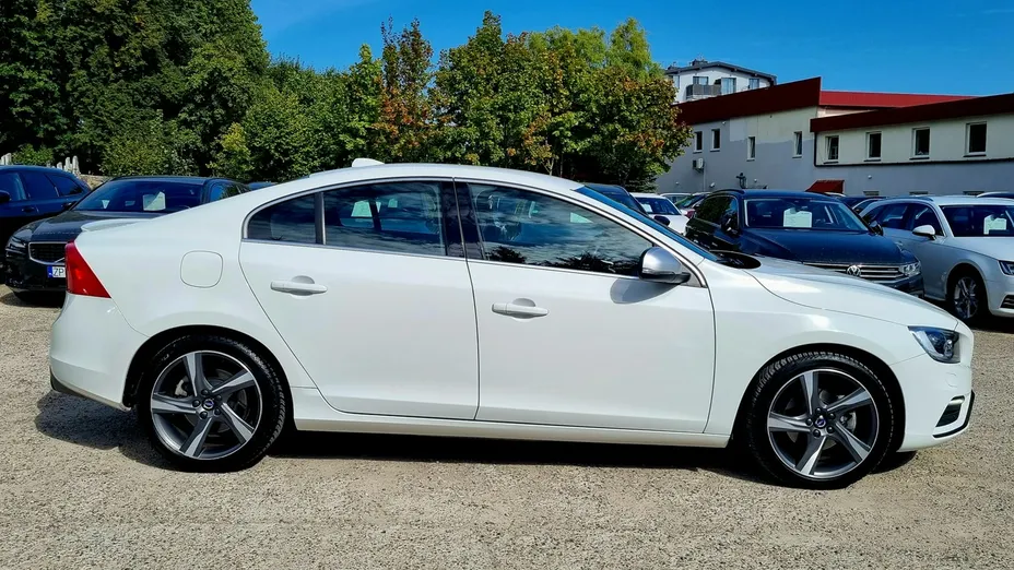 VOLVO S60 -