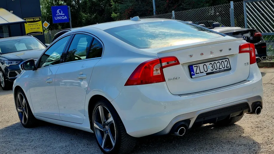 VOLVO S60 -