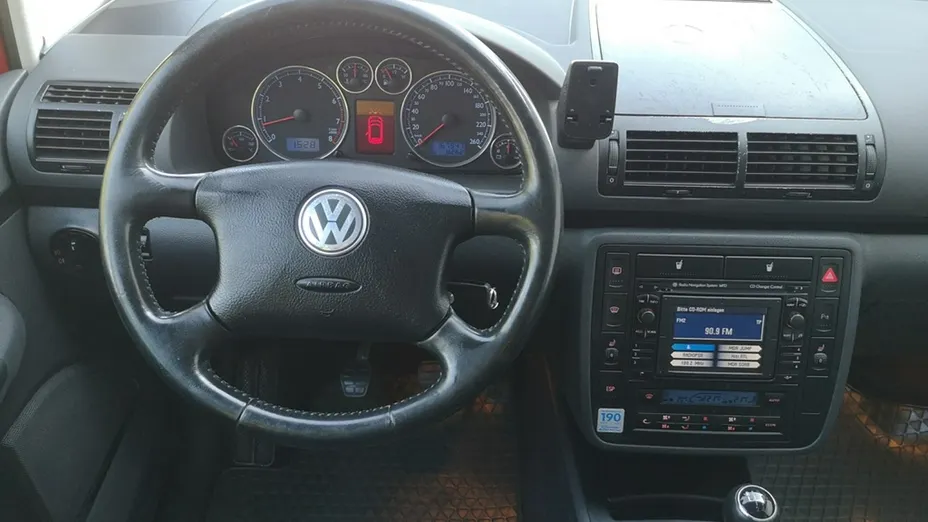 VOLKSWAGEN Sharan -