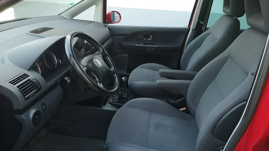VOLKSWAGEN Sharan -