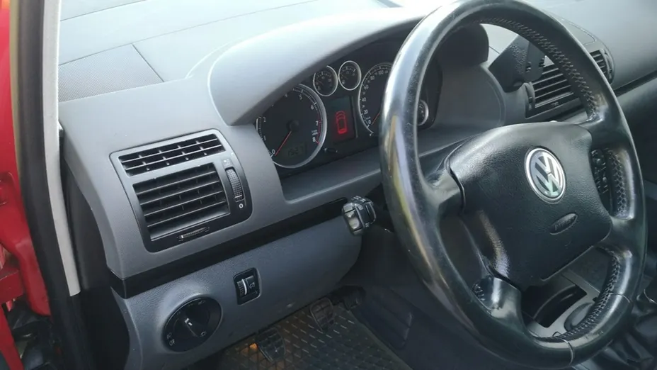 VOLKSWAGEN Sharan -
