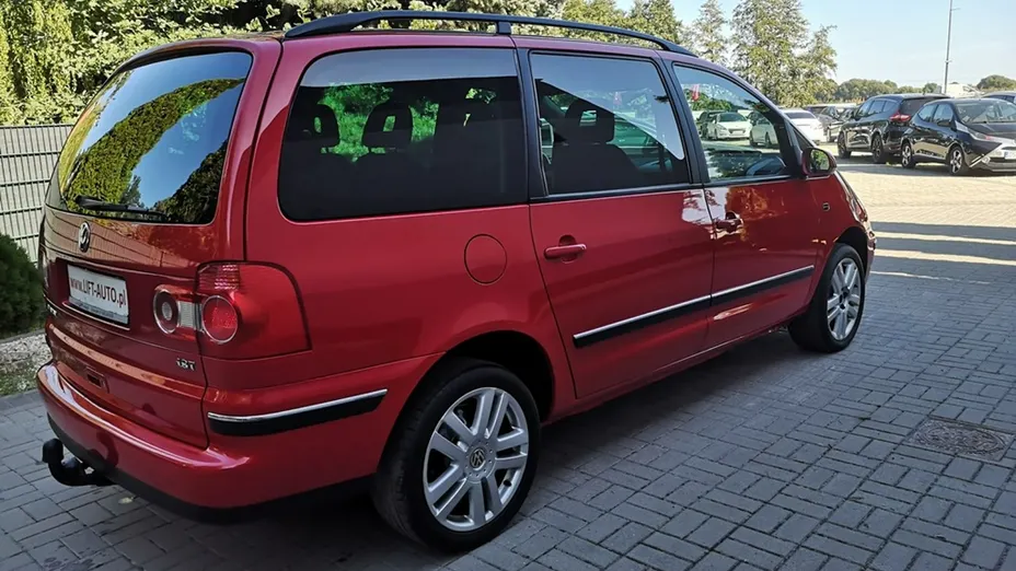 VOLKSWAGEN Sharan -