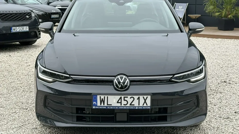 VOLKSWAGEN Golf -