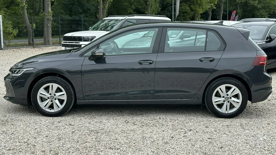 VOLKSWAGEN Golf -