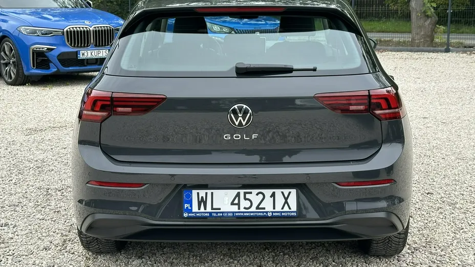VOLKSWAGEN Golf -