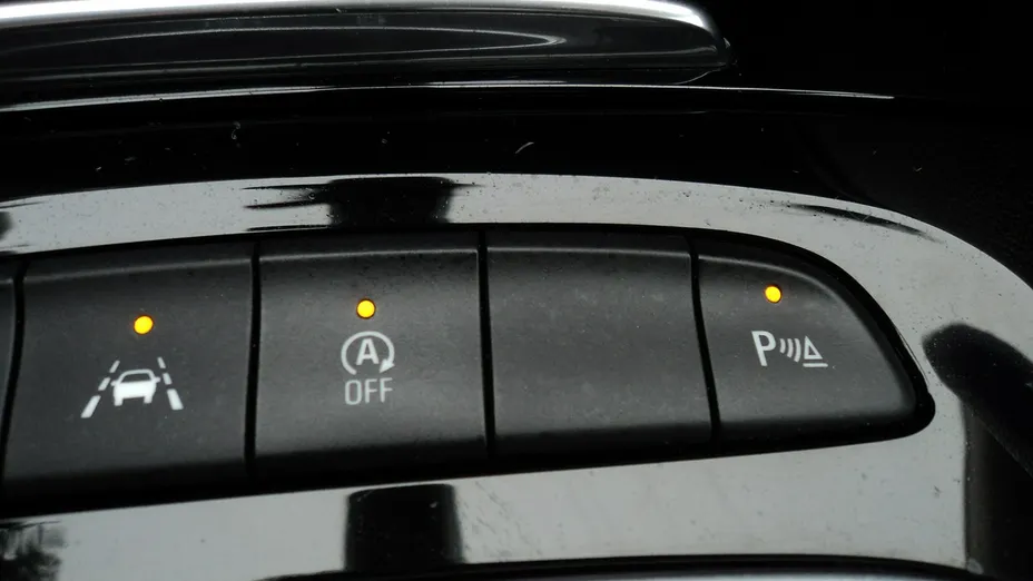 OPEL Insignia -