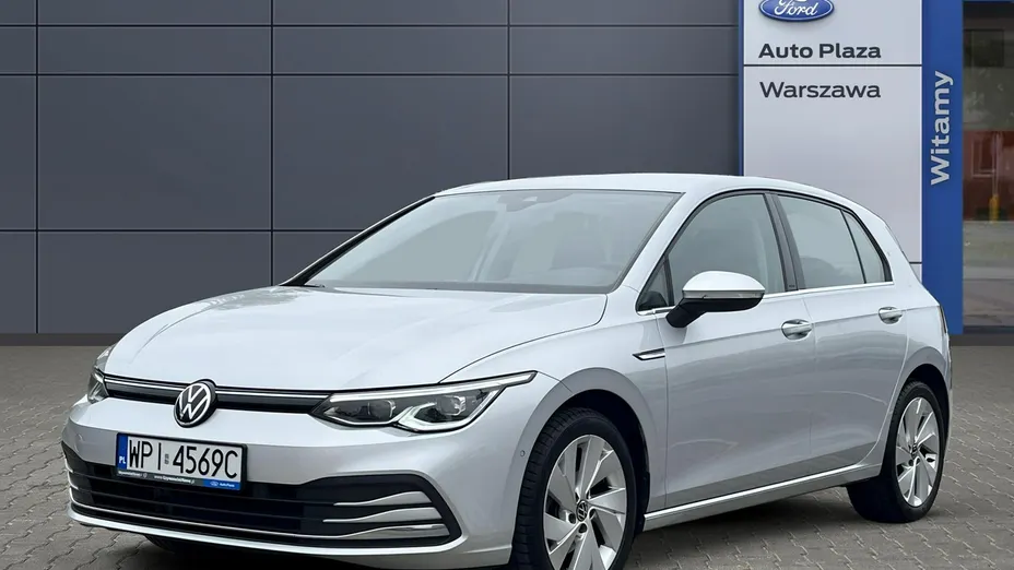 VOLKSWAGEN Golf -
