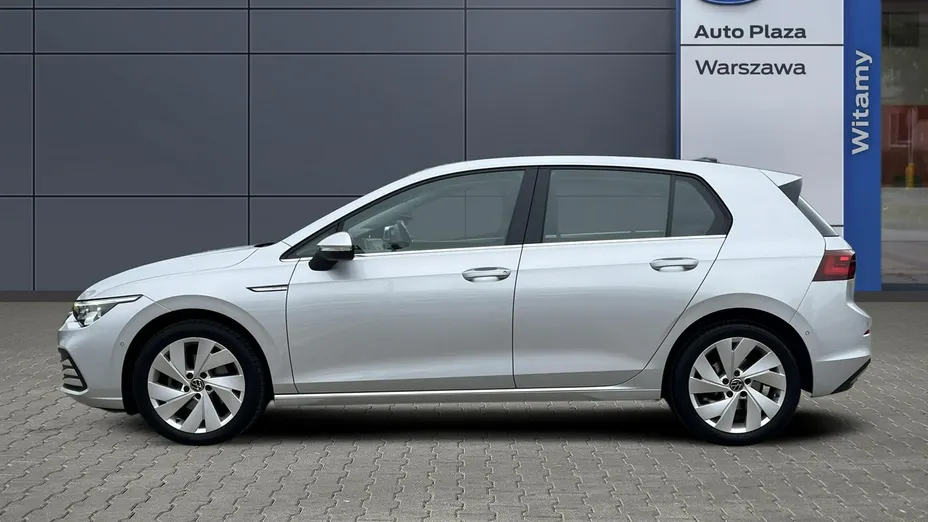 VOLKSWAGEN Golf -