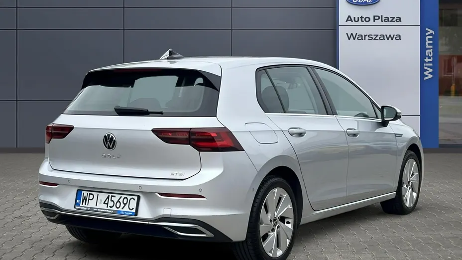 VOLKSWAGEN Golf -