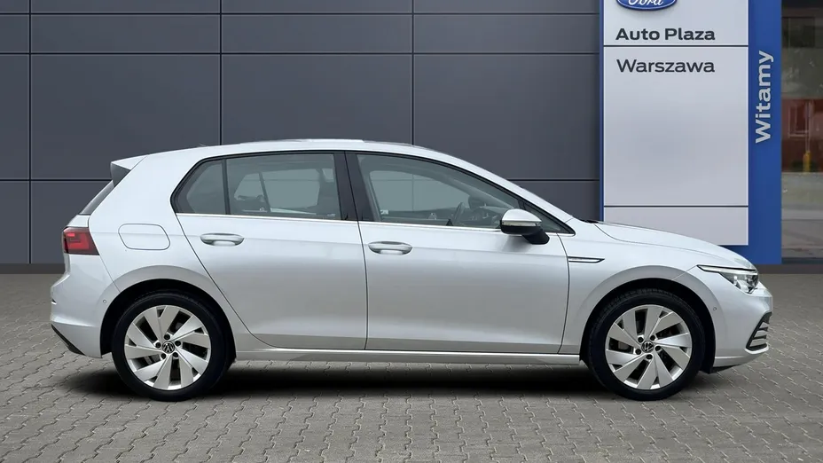 VOLKSWAGEN Golf -