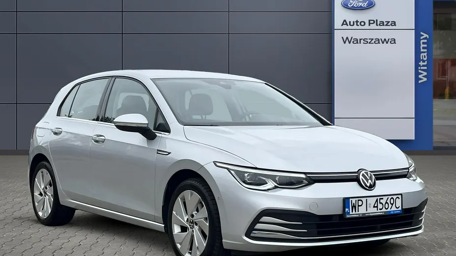VOLKSWAGEN Golf -