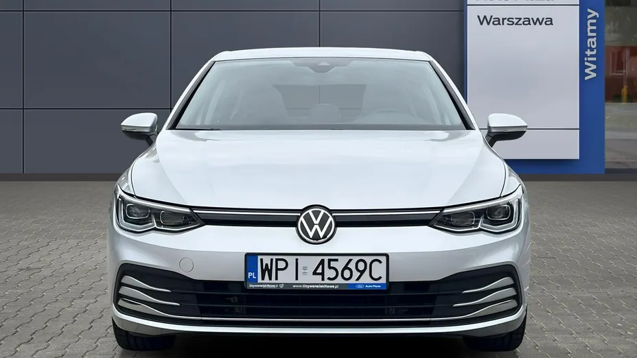 VOLKSWAGEN Golf -