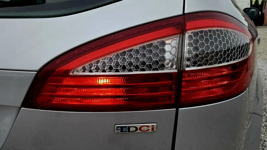 FORD Mondeo -