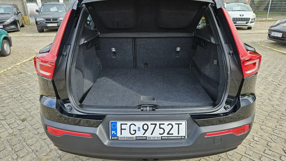 VOLVO XC40 -