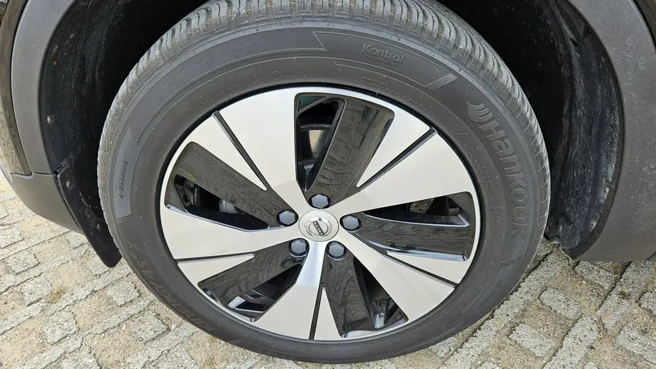 VOLVO XC40 -