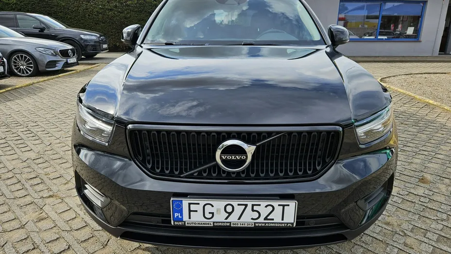 VOLVO XC40 -