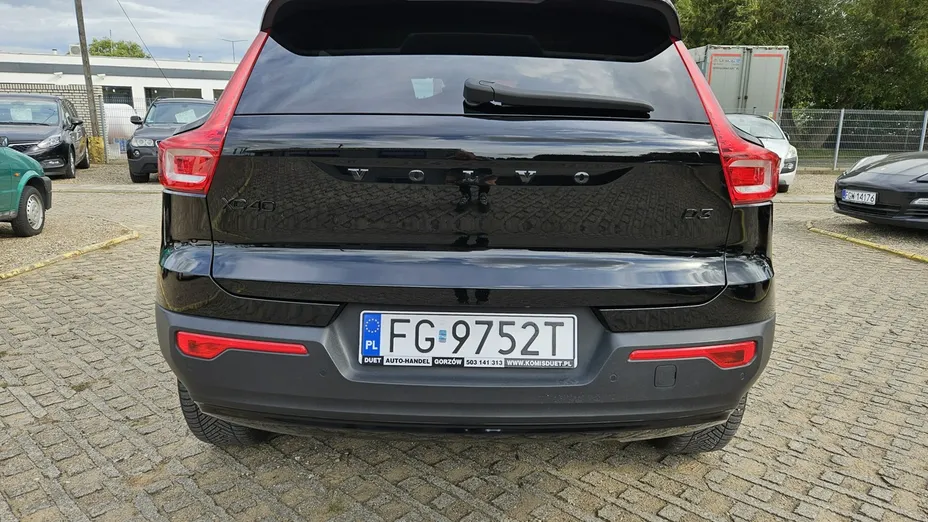 VOLVO XC40 -