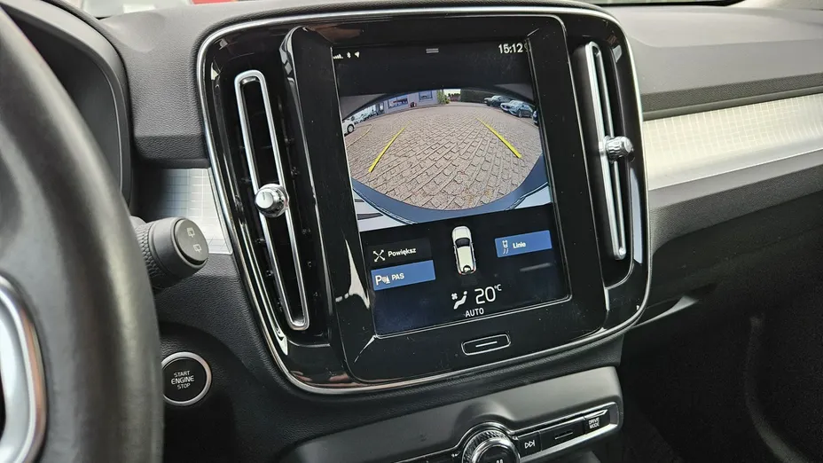 VOLVO XC40 -