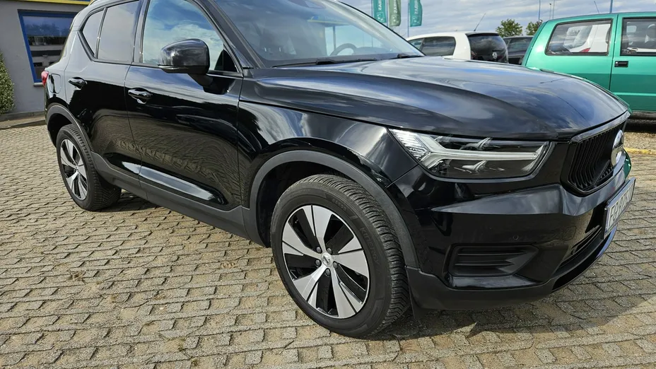 VOLVO XC40 -