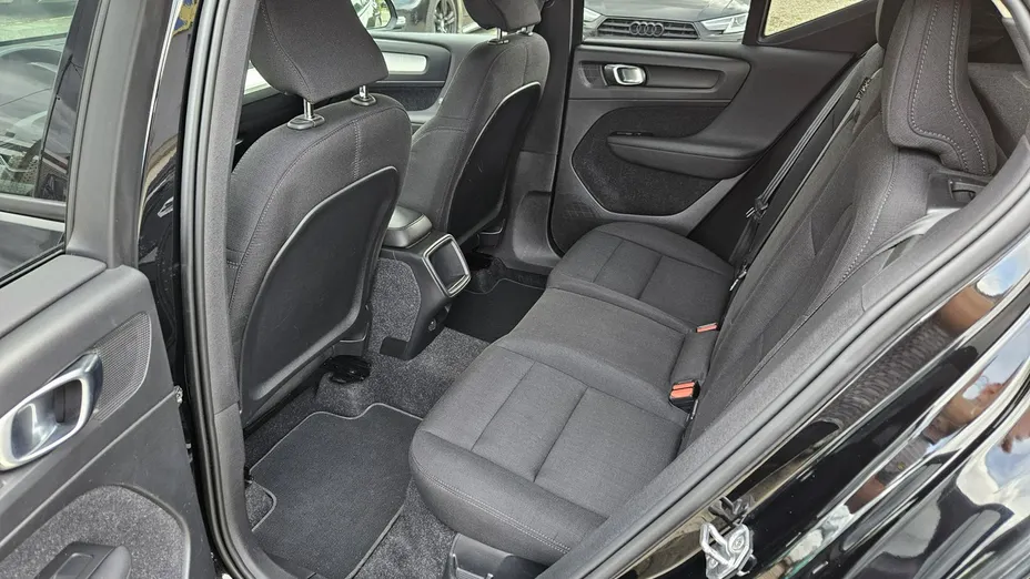 VOLVO XC40 -