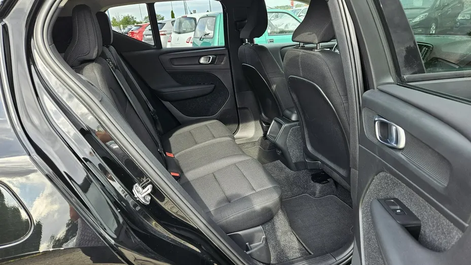 VOLVO XC40 -