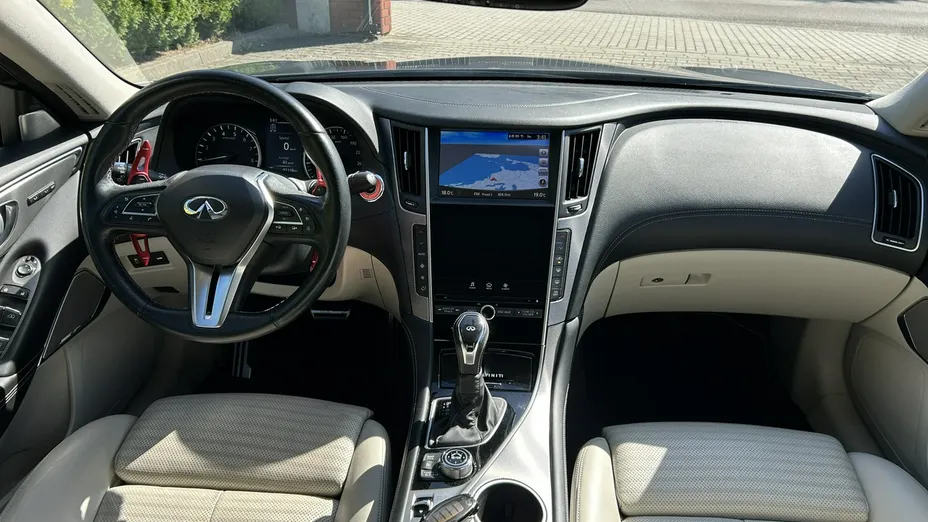 INFINITI Q50 -