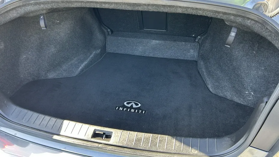 INFINITI Q50 -