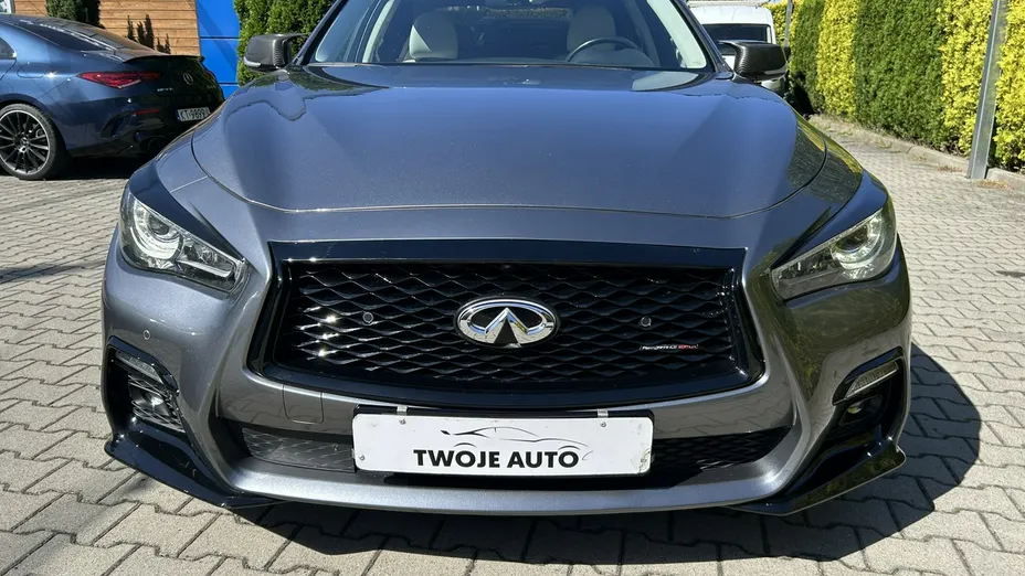 INFINITI Q50 -